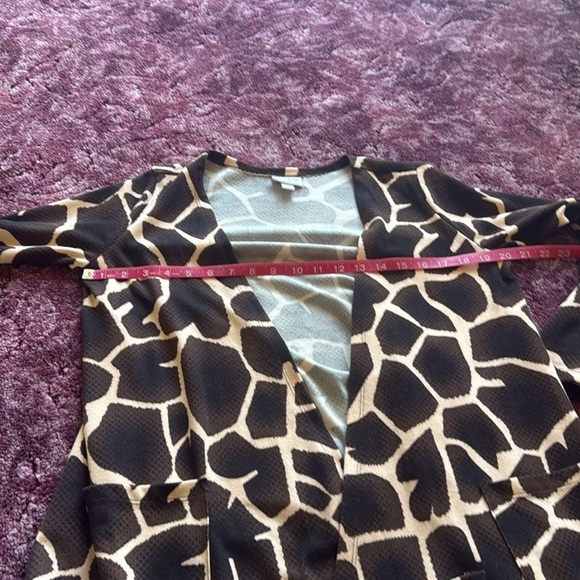 LulaRoe Caroline Chic Giraffe Print Open Cardigan size S - Picture 4 of 5